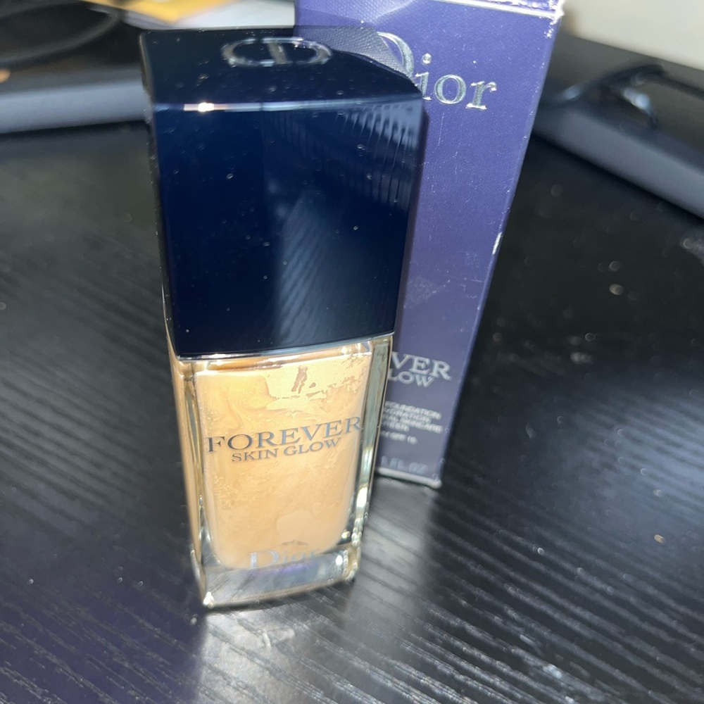 Dior Forever Skin Glow Foundation - 3WO - Picture 3 of 5